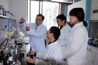 材料科學(xué)之光 馮小明院士榮獲何梁何利基金科學(xué)與技術(shù)進(jìn)步獎(jiǎng)