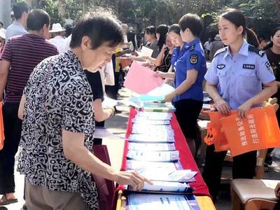 灞橋區(qū)深化政務(wù)公開(kāi)，以專業(yè)服務(wù)助力社會(huì)經(jīng)濟(jì)咨詢